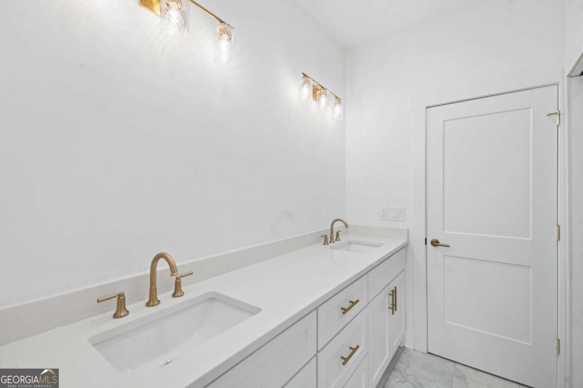 10745 Waters Road Property Photo 44
