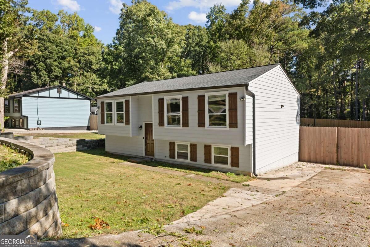 3286 Sunderland Drive Property Photo 2