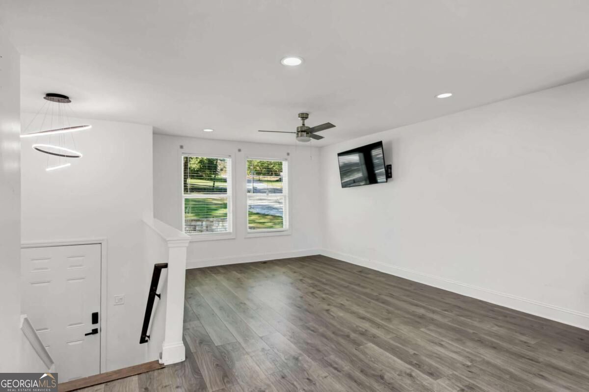 3286 Sunderland Drive Property Photo 3