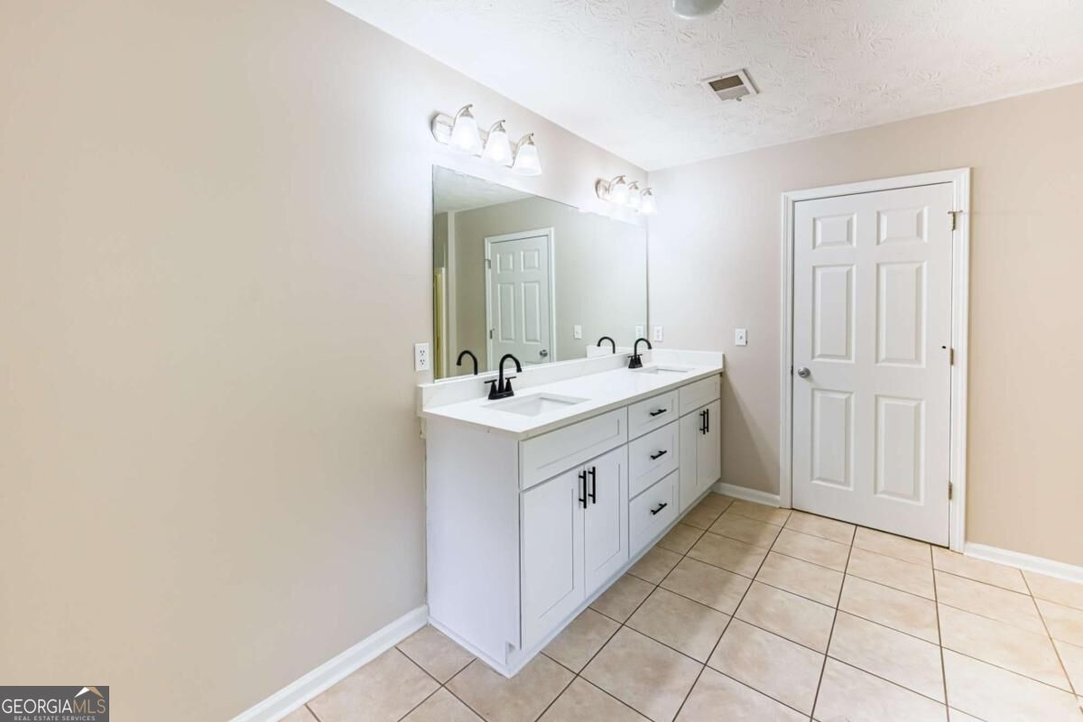 2685 Woodbine Hill Way Property Photo 23