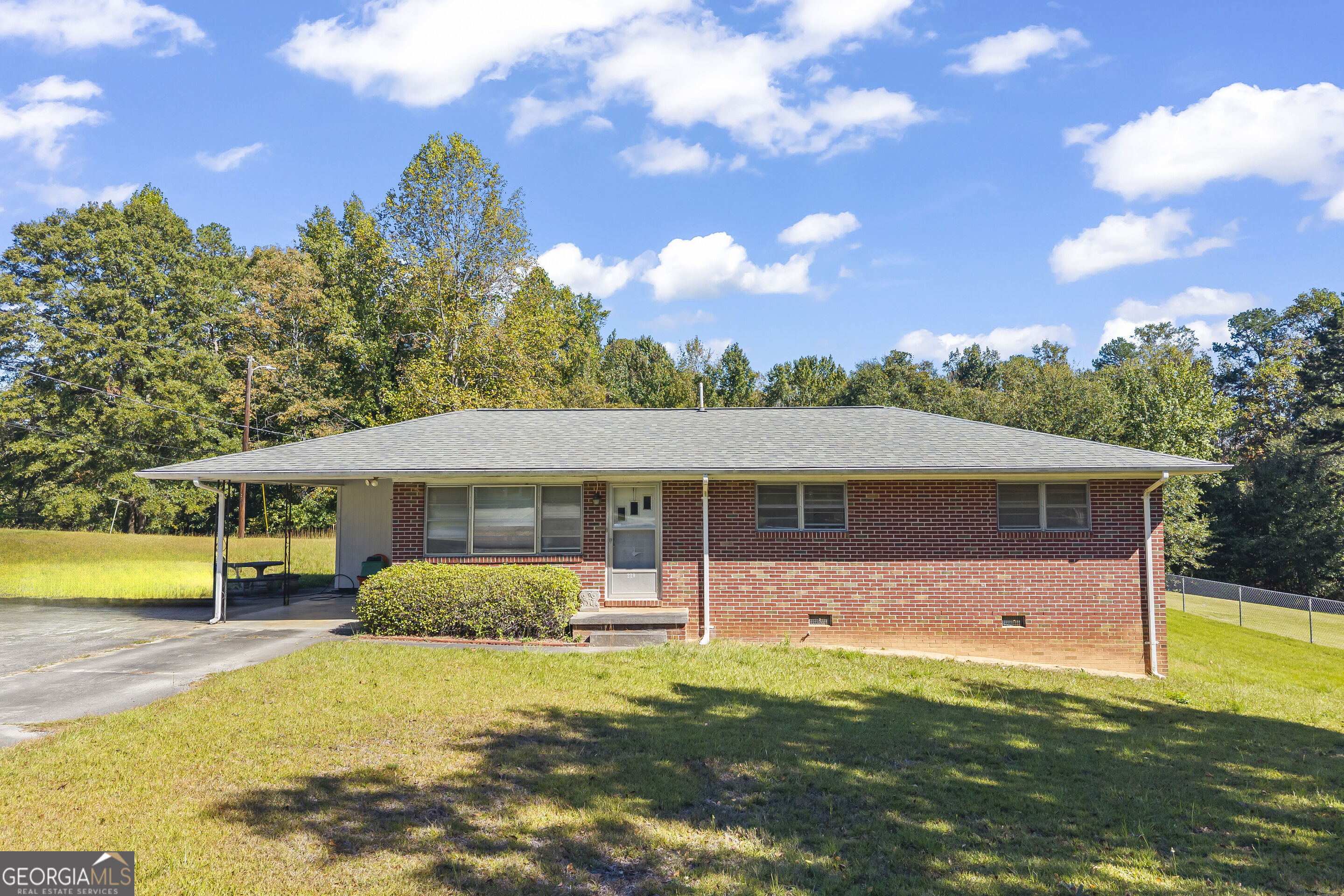 229 Lewis Street Property Photo 1