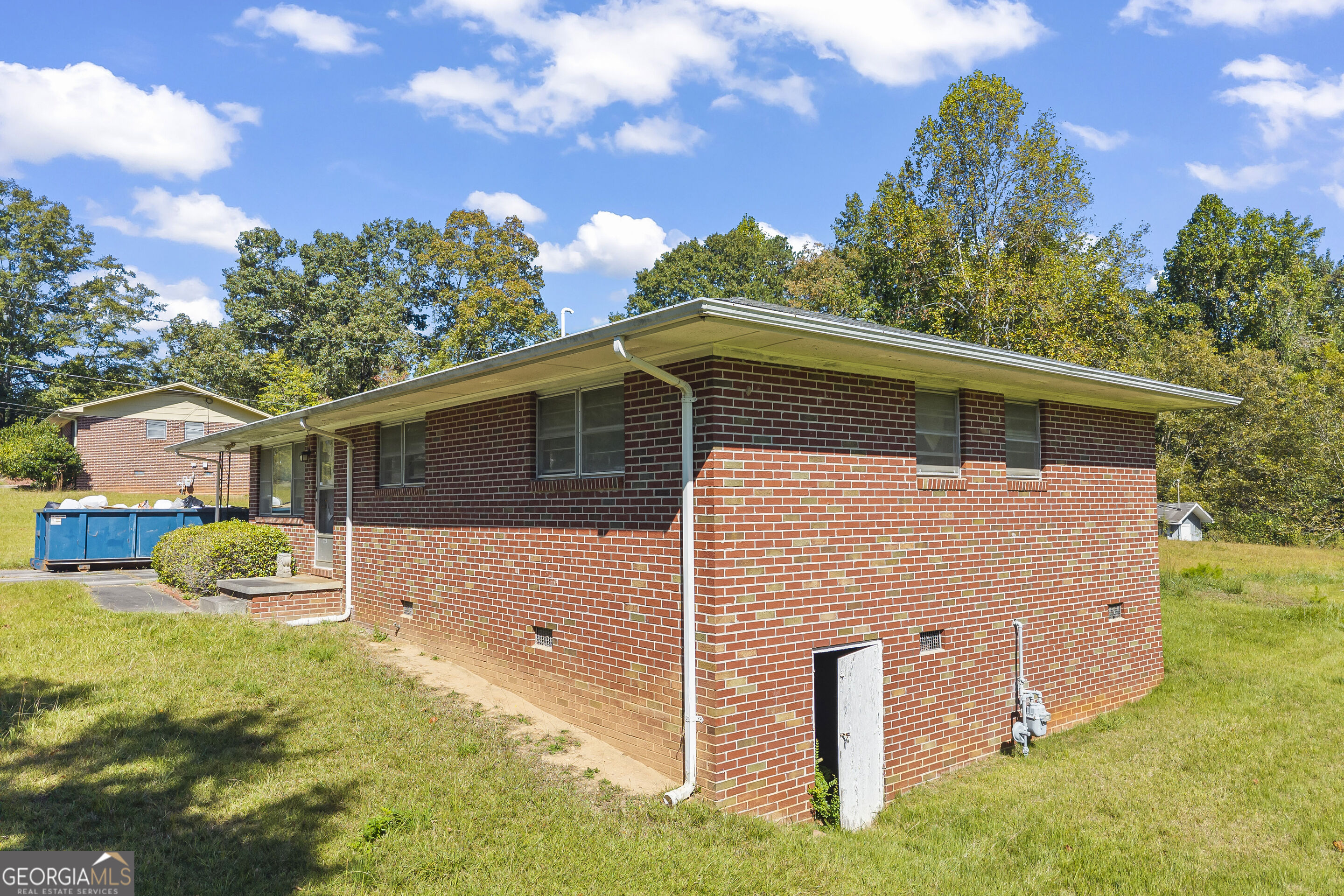 229 Lewis Street Property Photo 9