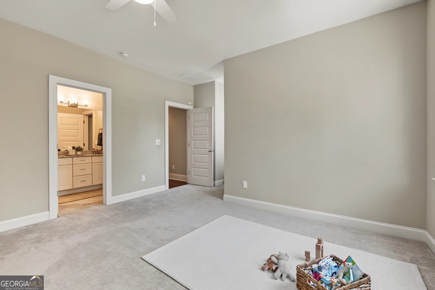 180 Jade Cove Drive Property Photo 29
