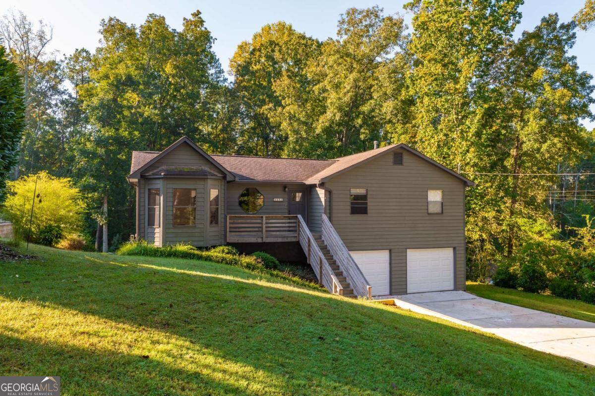 2387 Mohawk Trail Property Photo 2
