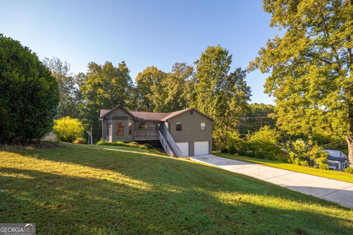 2387 Mohawk Trail Property Photo 3