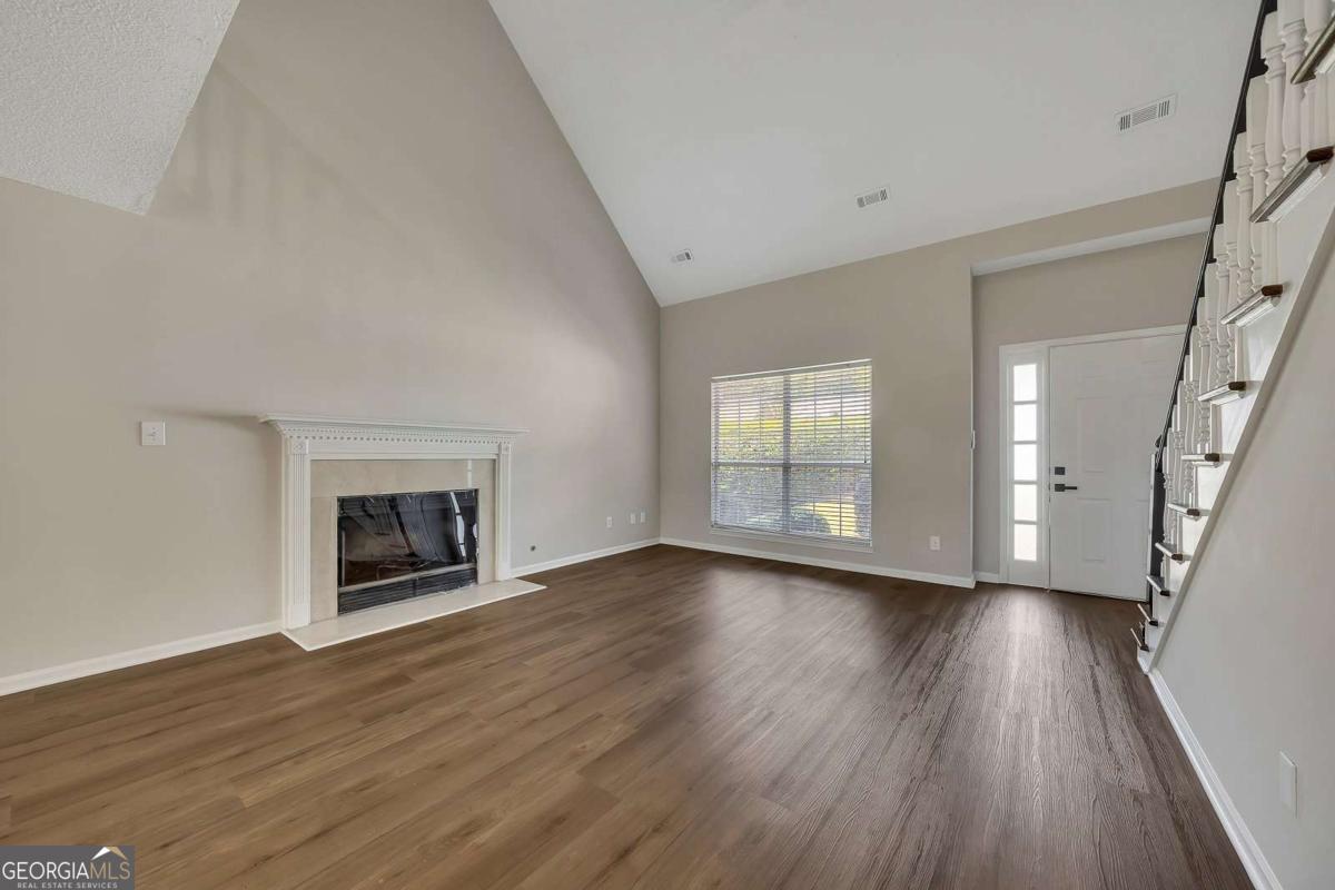 4704 Vineyard Court Se Property Photo 4