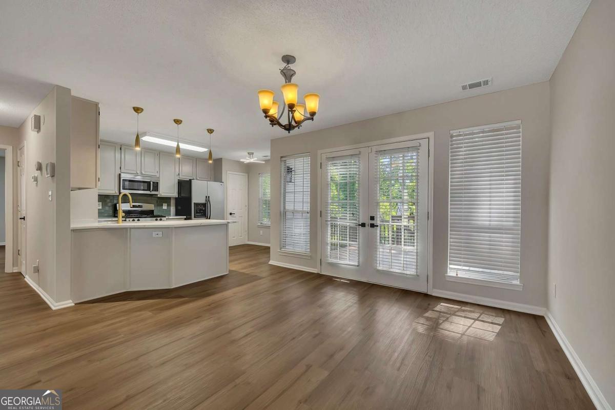 4704 Vineyard Court Se Property Photo 6