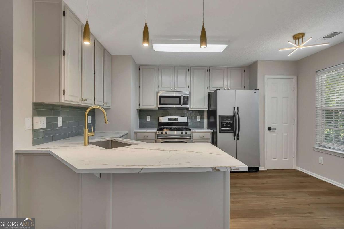 4704 Vineyard Court Se Property Photo 8