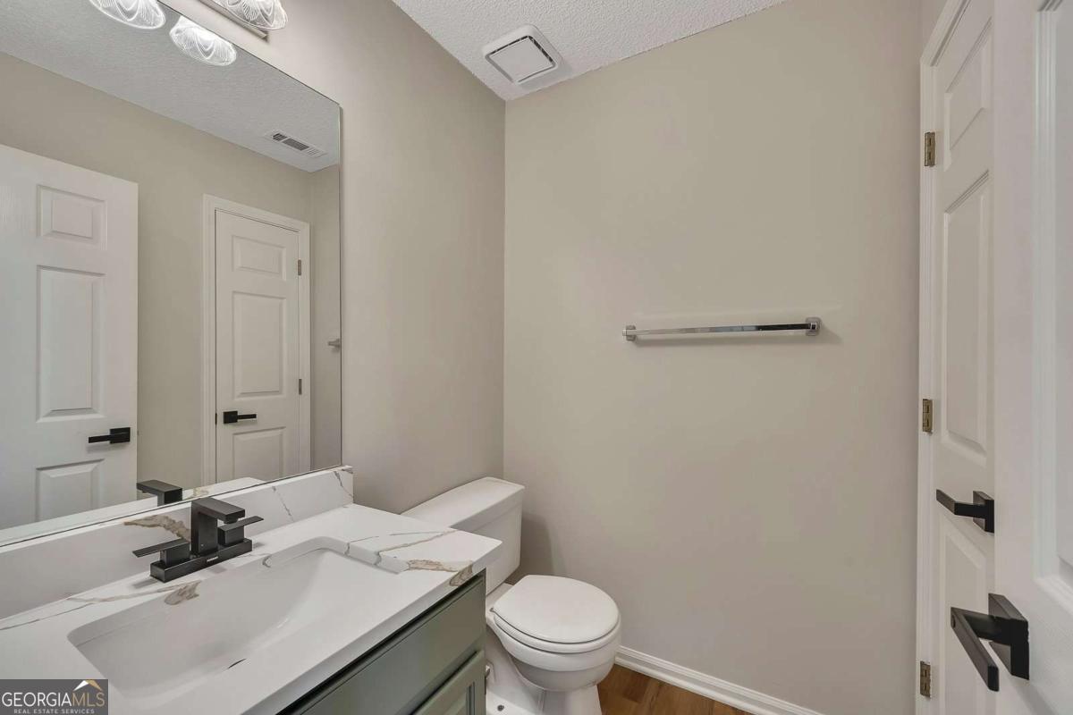 4704 Vineyard Court Se Property Photo 12