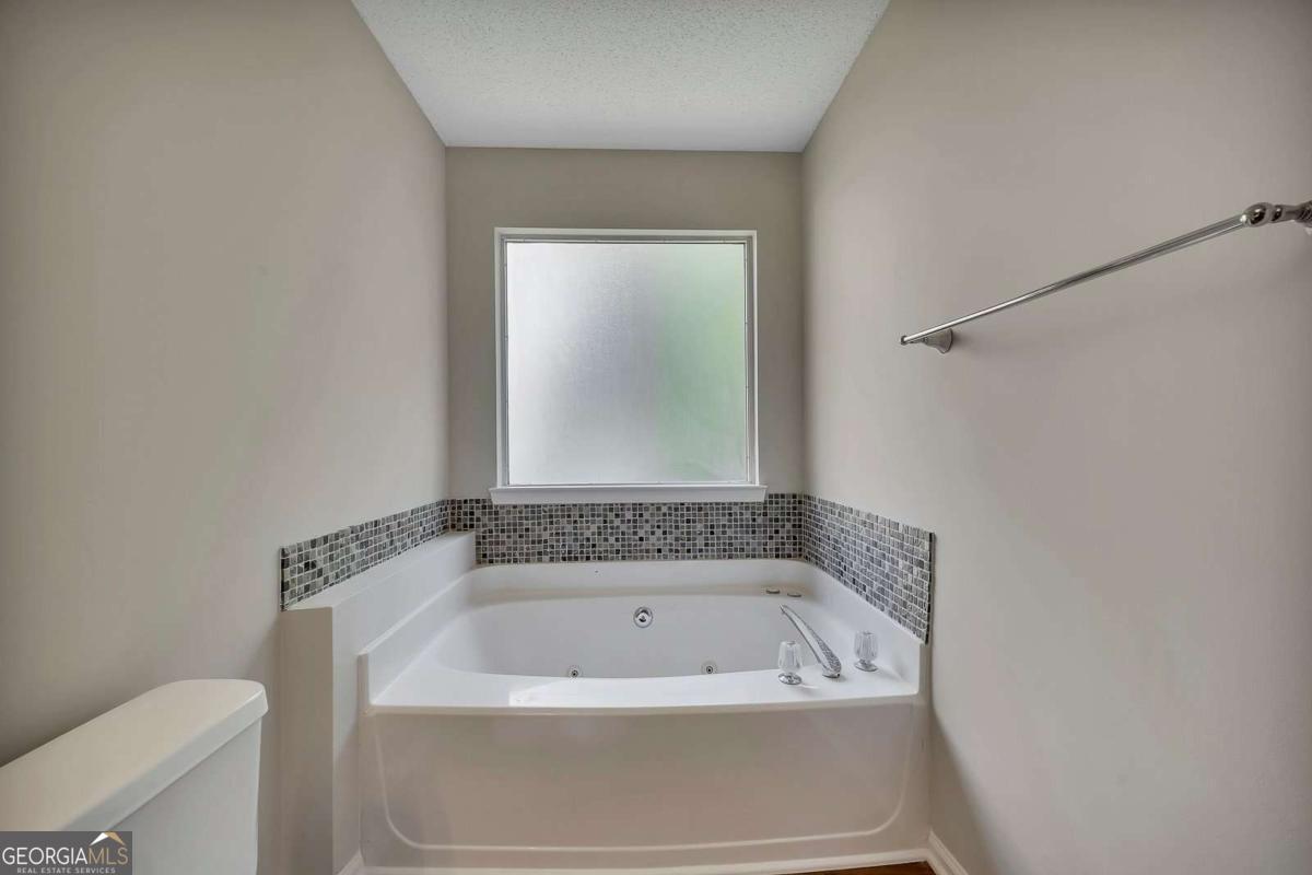 4704 Vineyard Court Se Property Photo 16