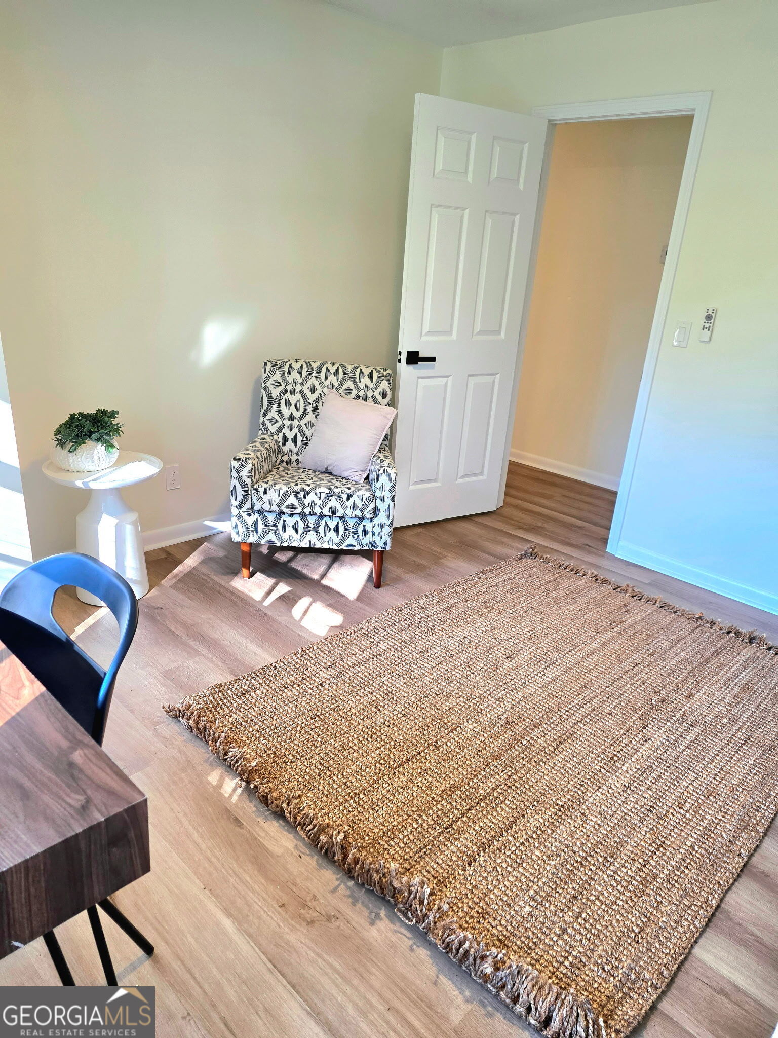 3098 Robindale Road Property Photo 15