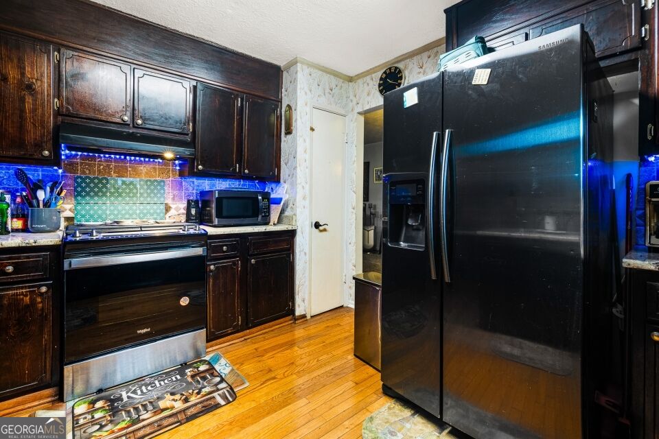 5846 Fox Run Property Photo 6