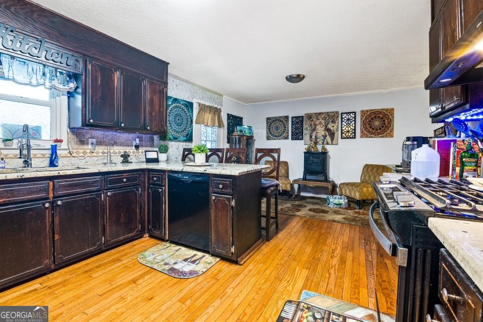 5846 Fox Run Property Photo 7
