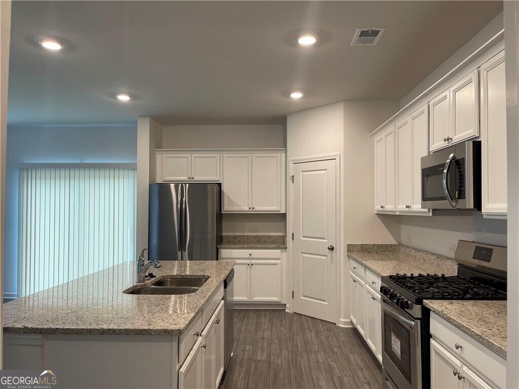 392 Golden Eagle Parkway Property Photo 8