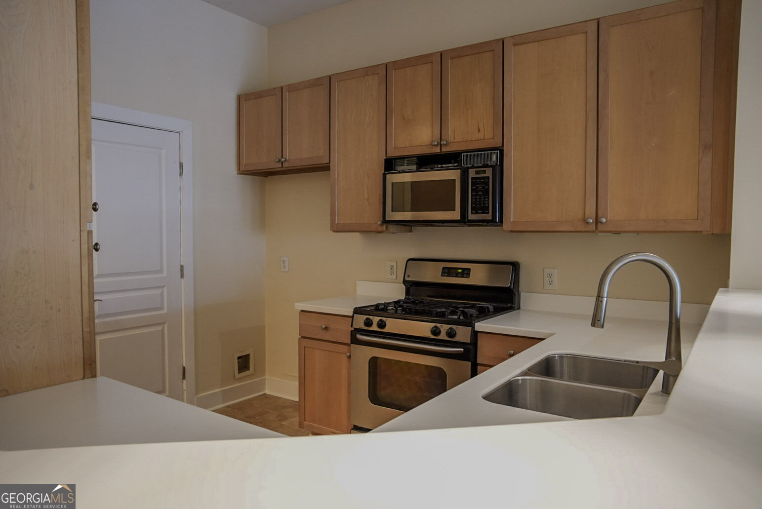 799 Hammond Drive # 113 Property Photo 14