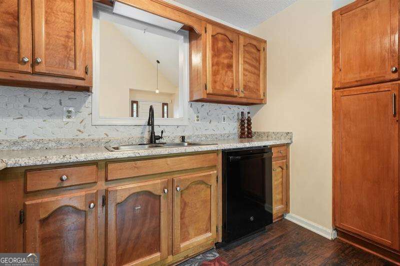 4814 Hillside Court Property Photo 13