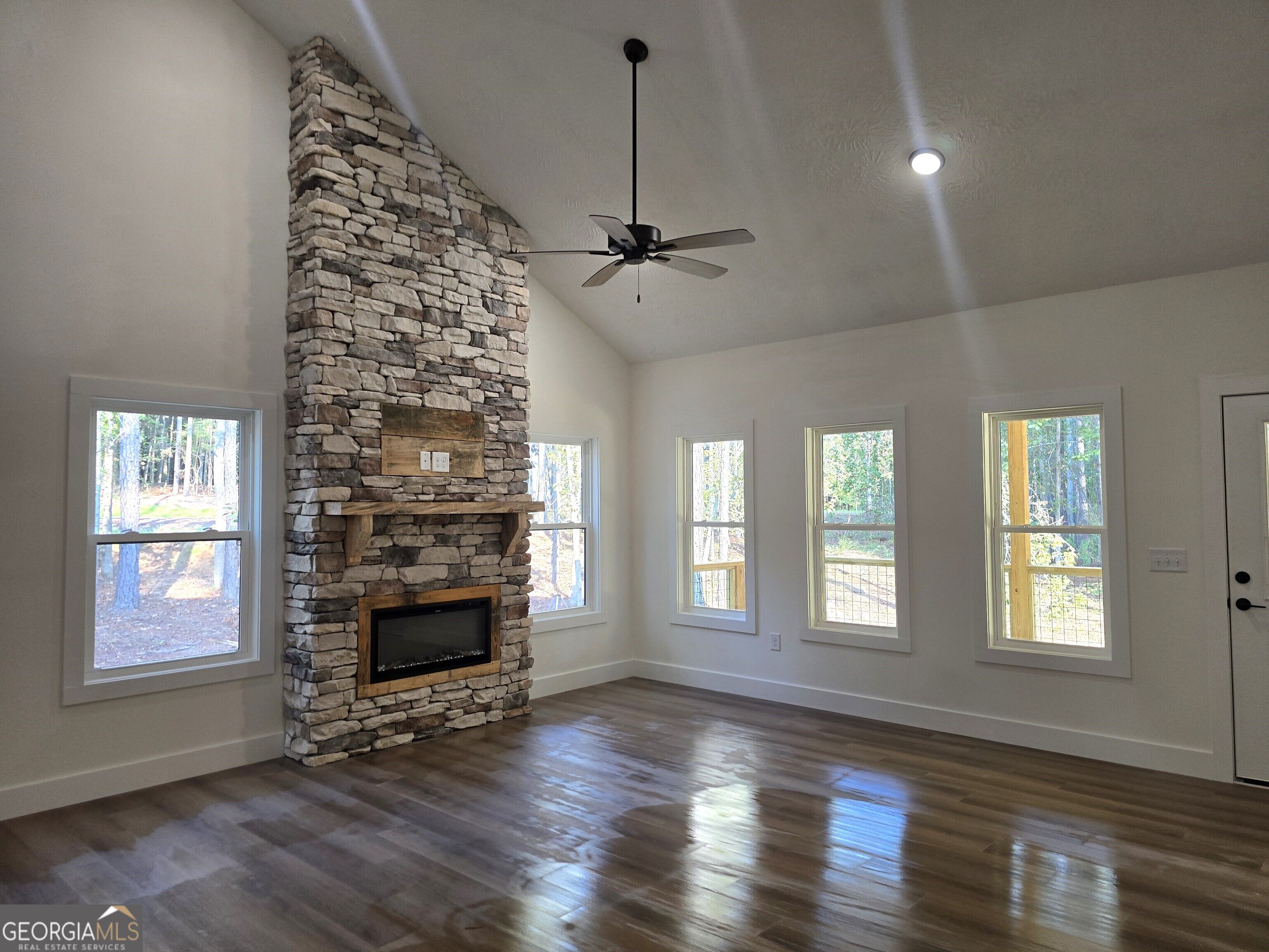 1128 Clarks Bridge Road Property Photo 5