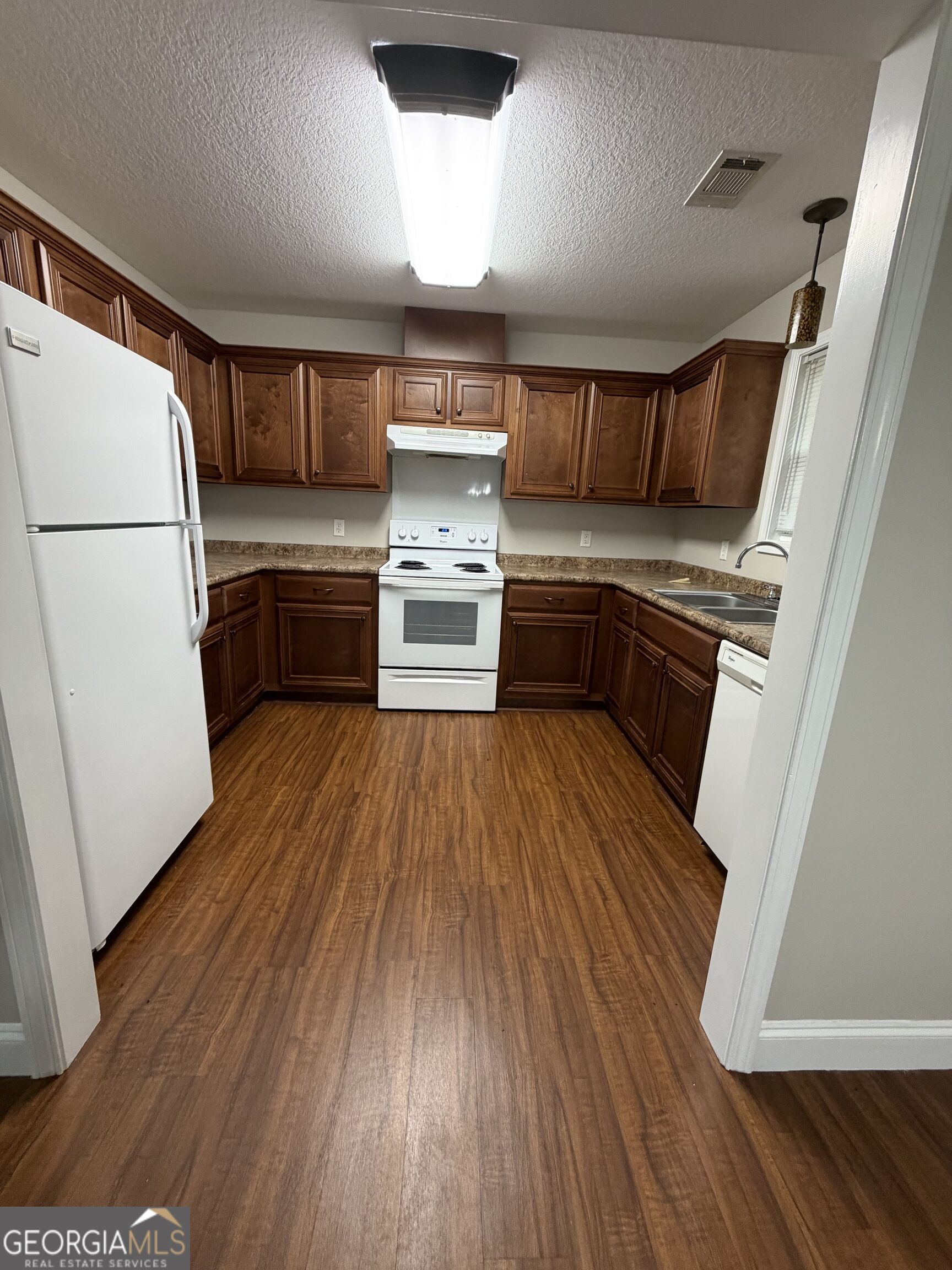 1405 S Cheney Property Photo 5