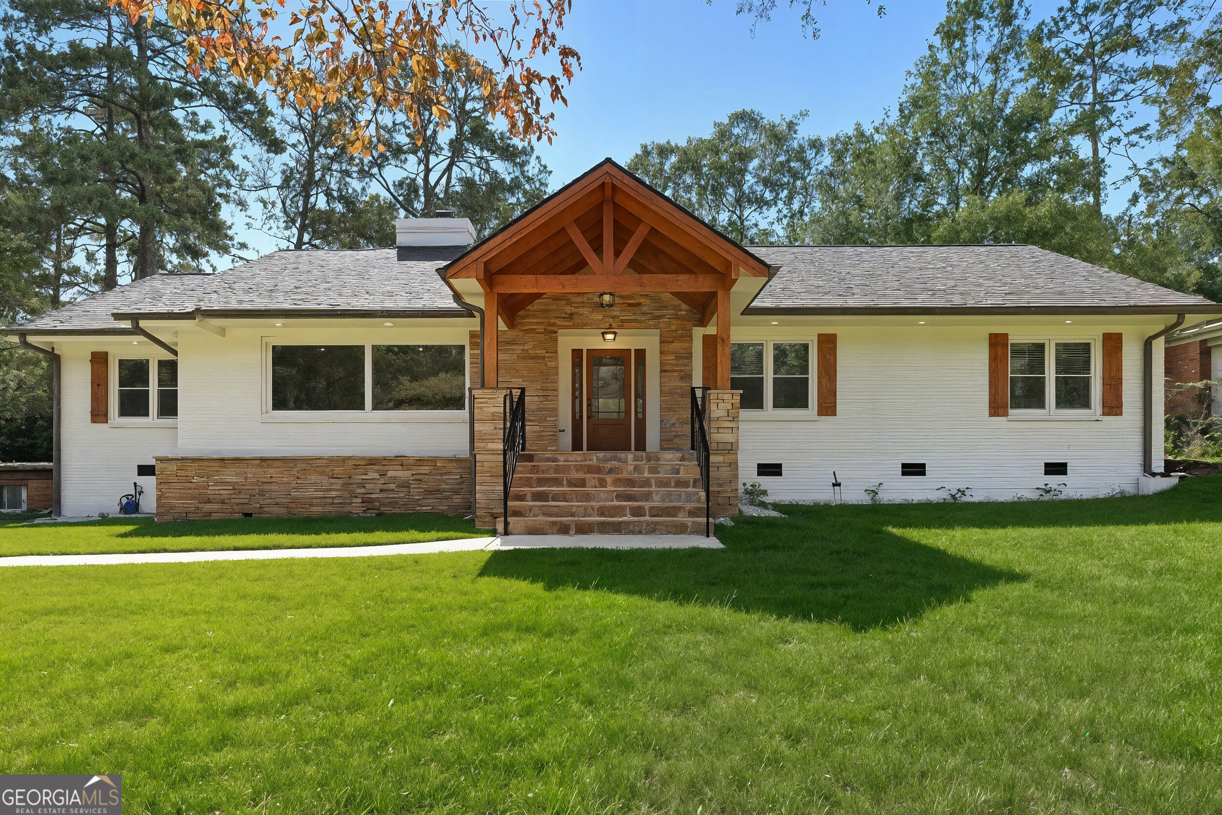 2304 Rugby Lane Property Photo 2