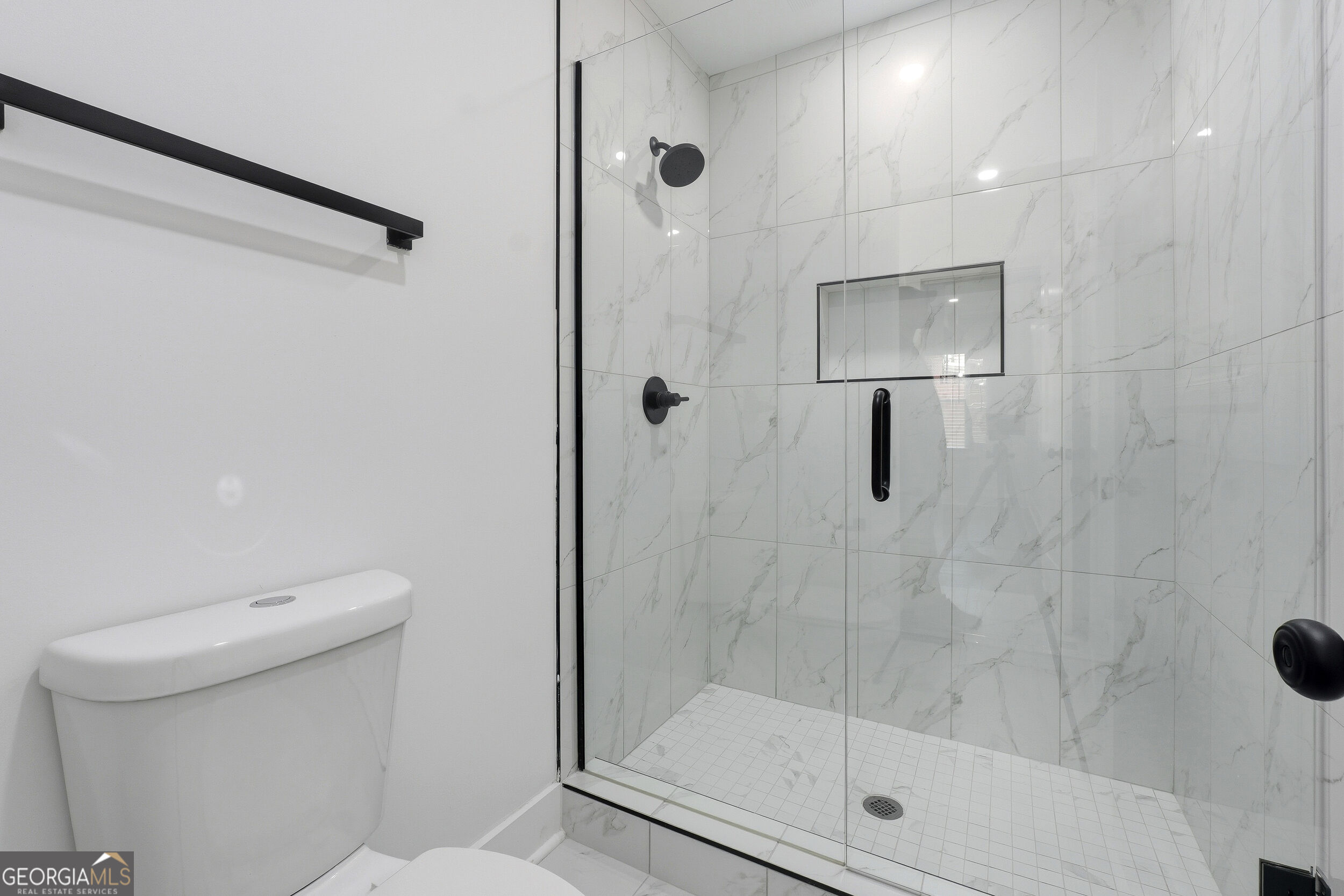 2304 Rugby Lane Property Photo 17