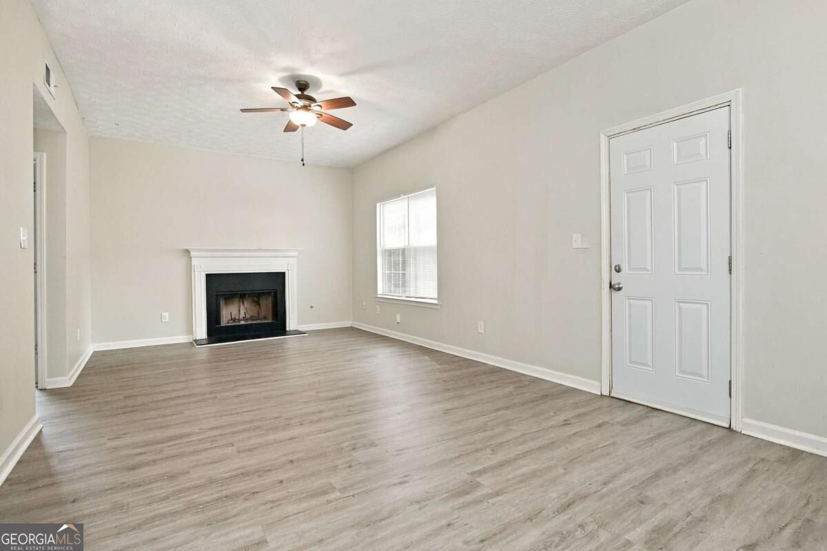 2079 Sugar Creek Fal Court Se Property Photo 5