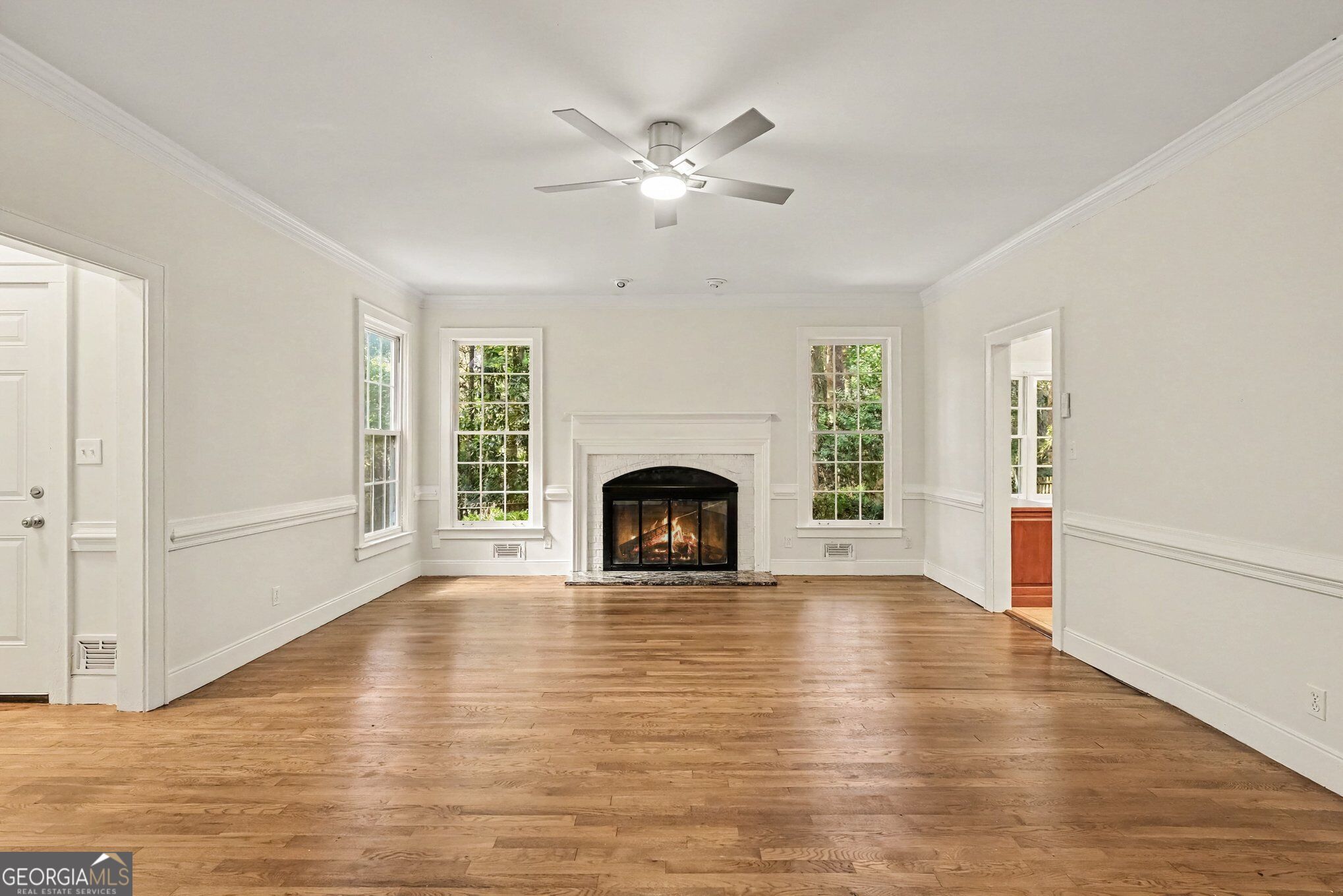 8617 N Shore Drive Property Photo 3