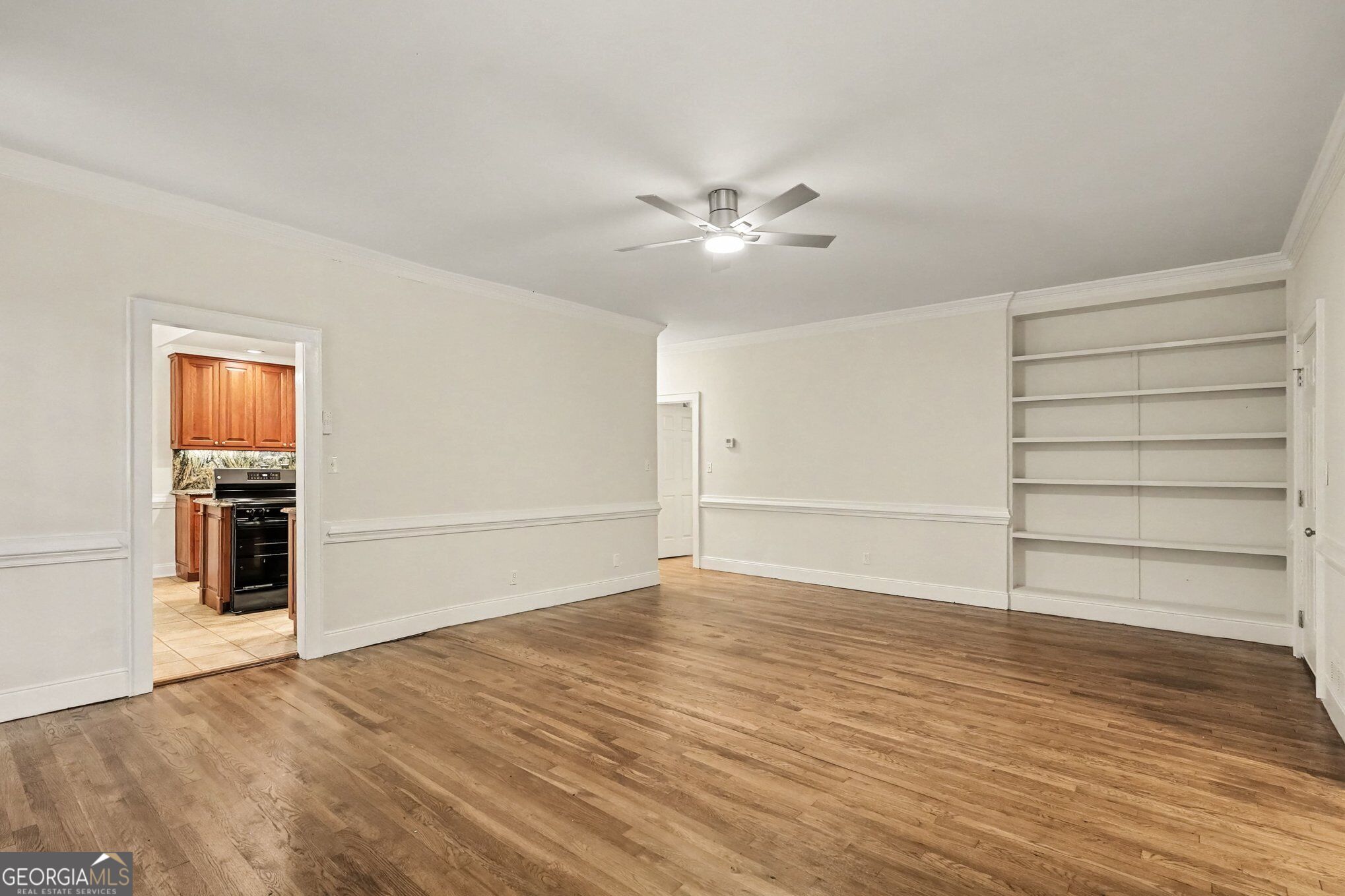 8617 N Shore Drive Property Photo 4