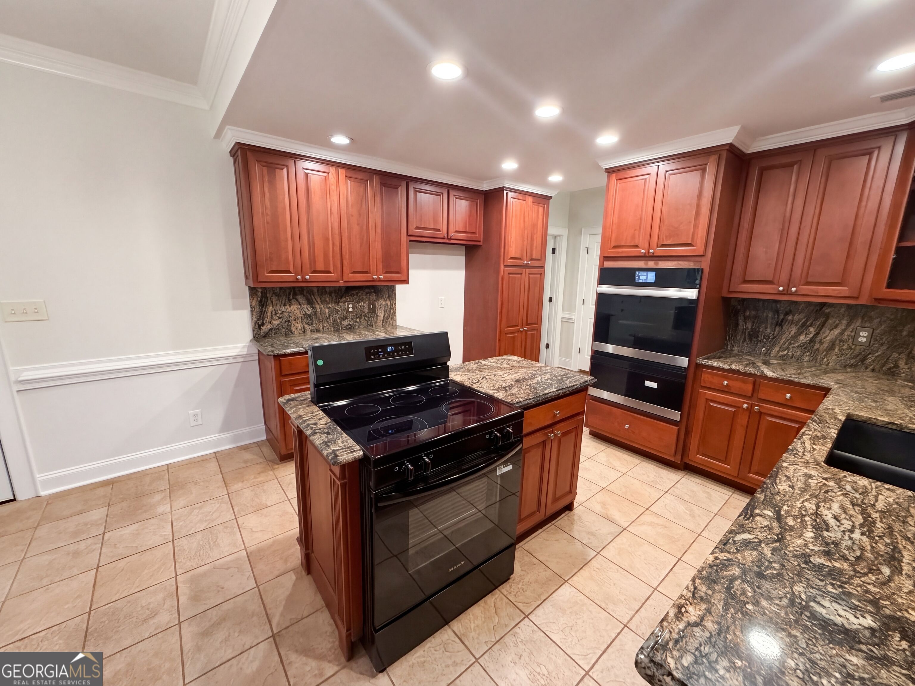 8617 N Shore Drive Property Photo 6