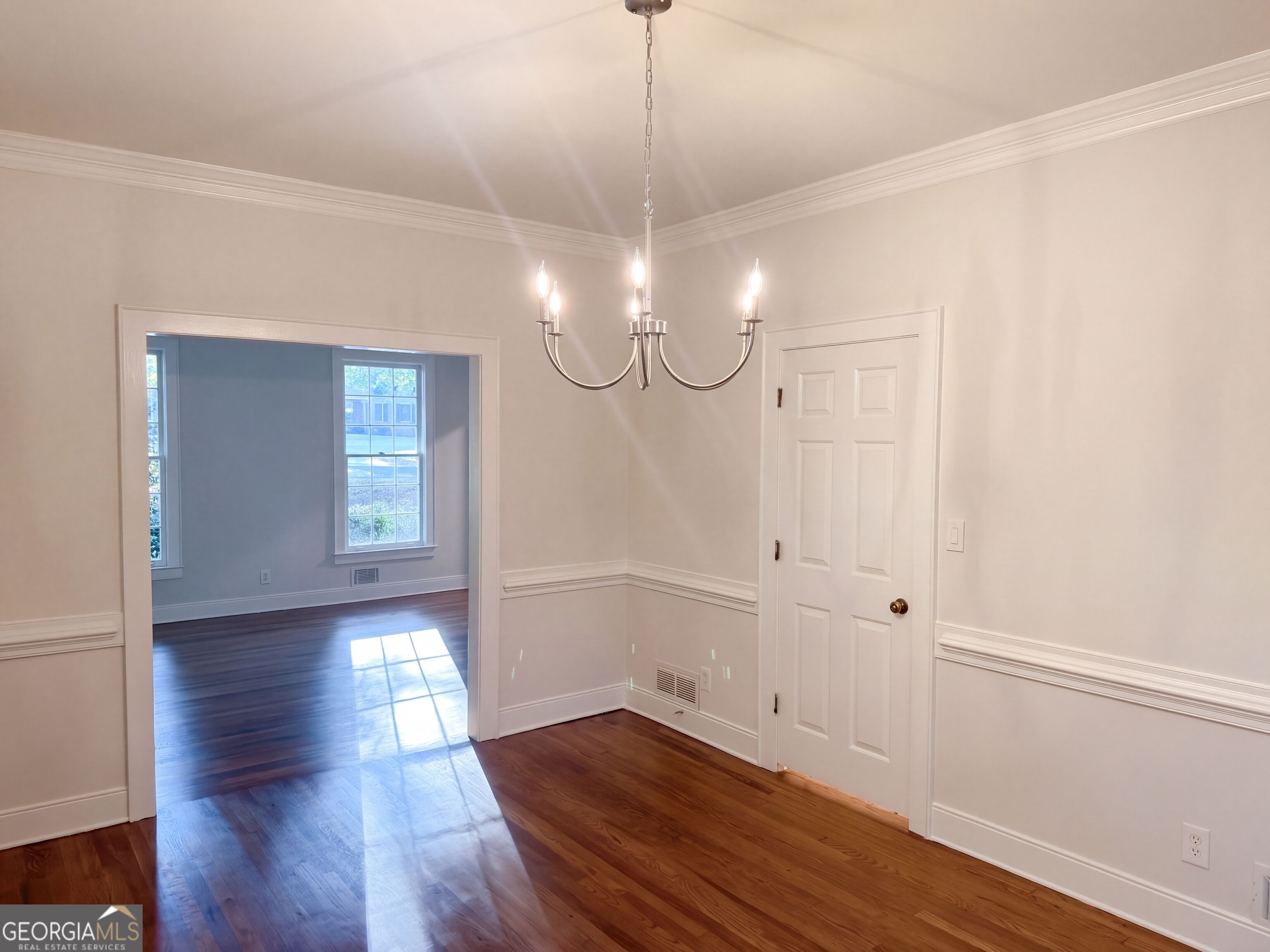 8617 N Shore Drive Property Photo 8