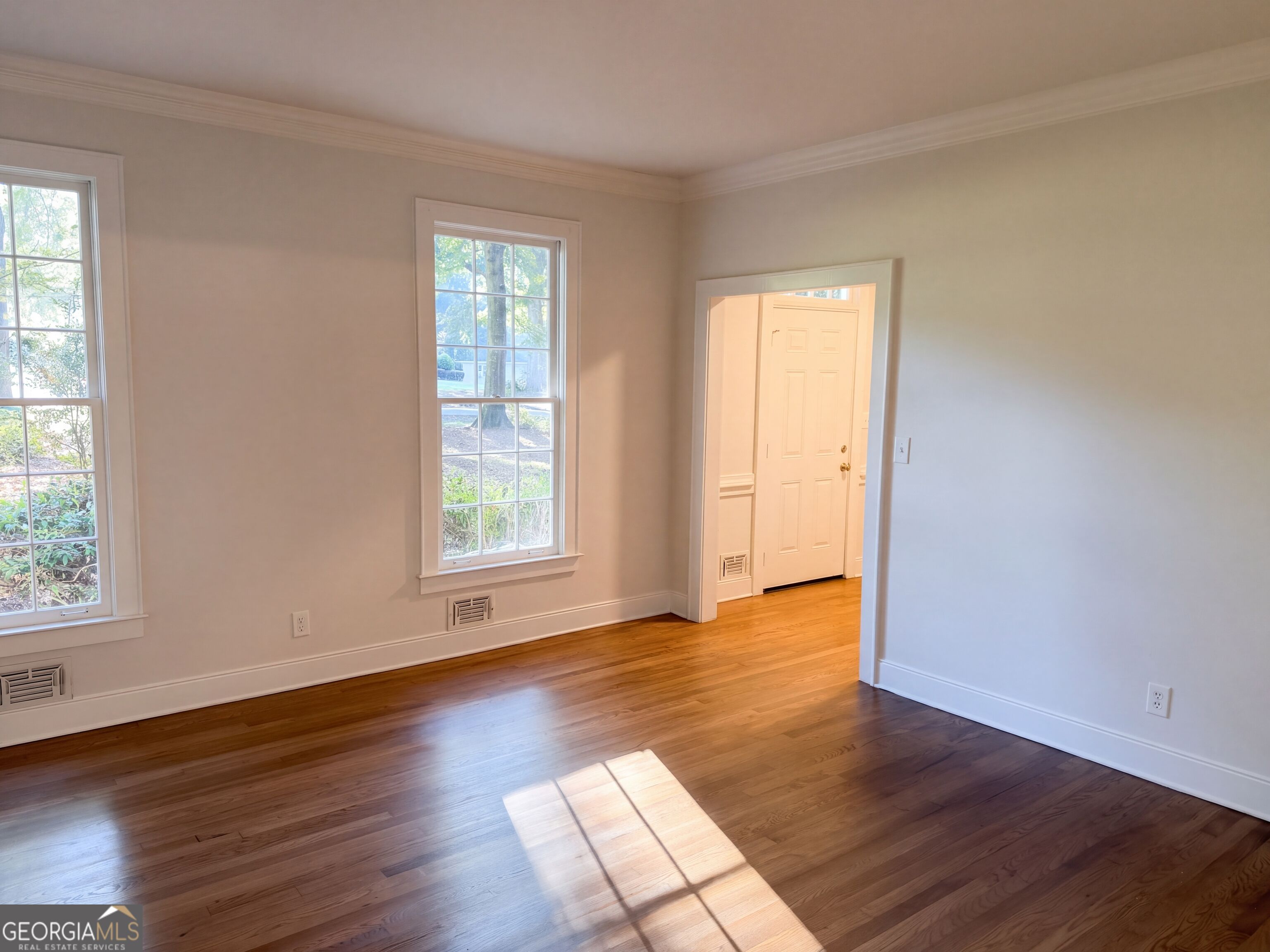 8617 N Shore Drive Property Photo 9