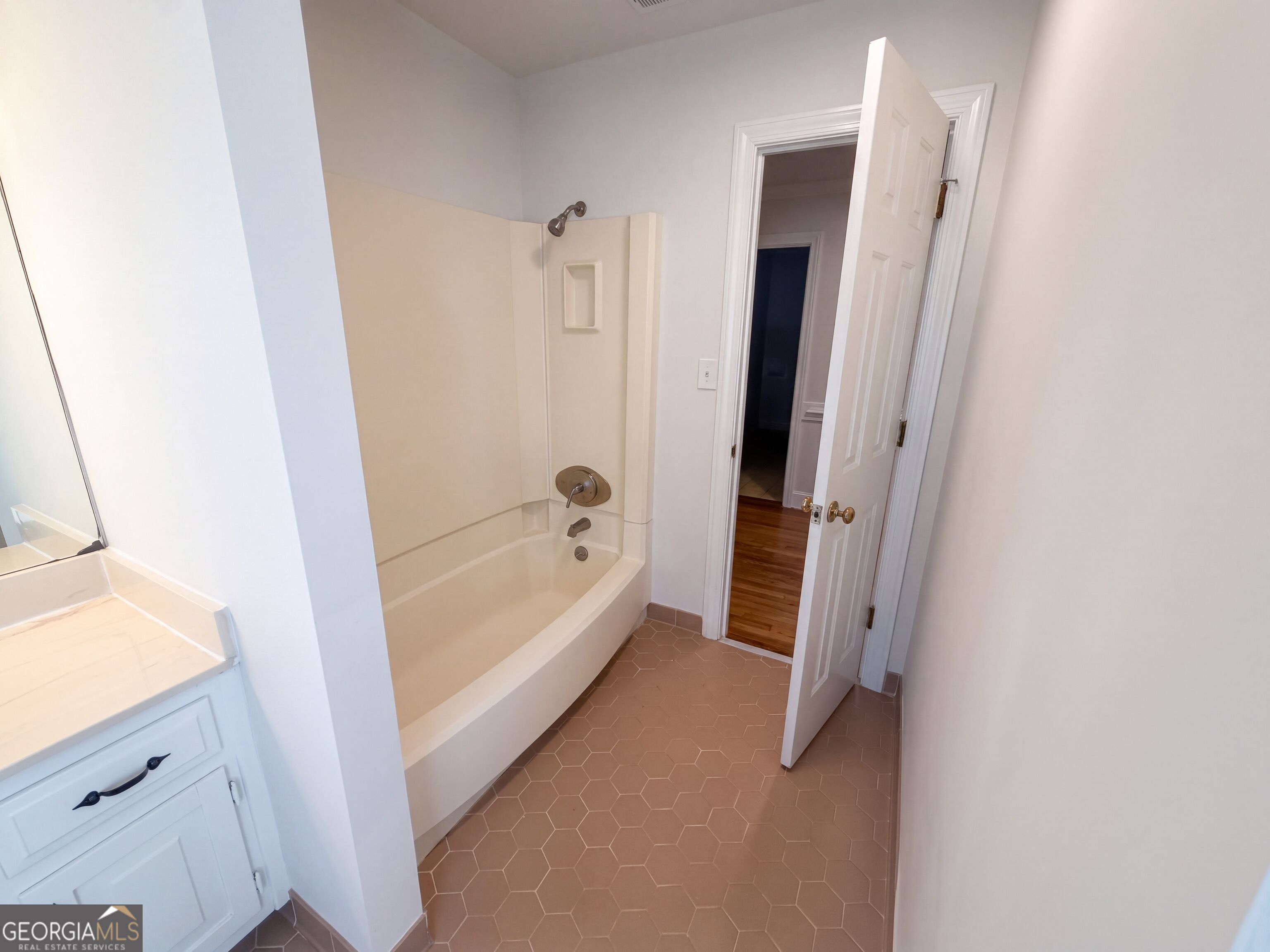 8617 N Shore Drive Property Photo 14