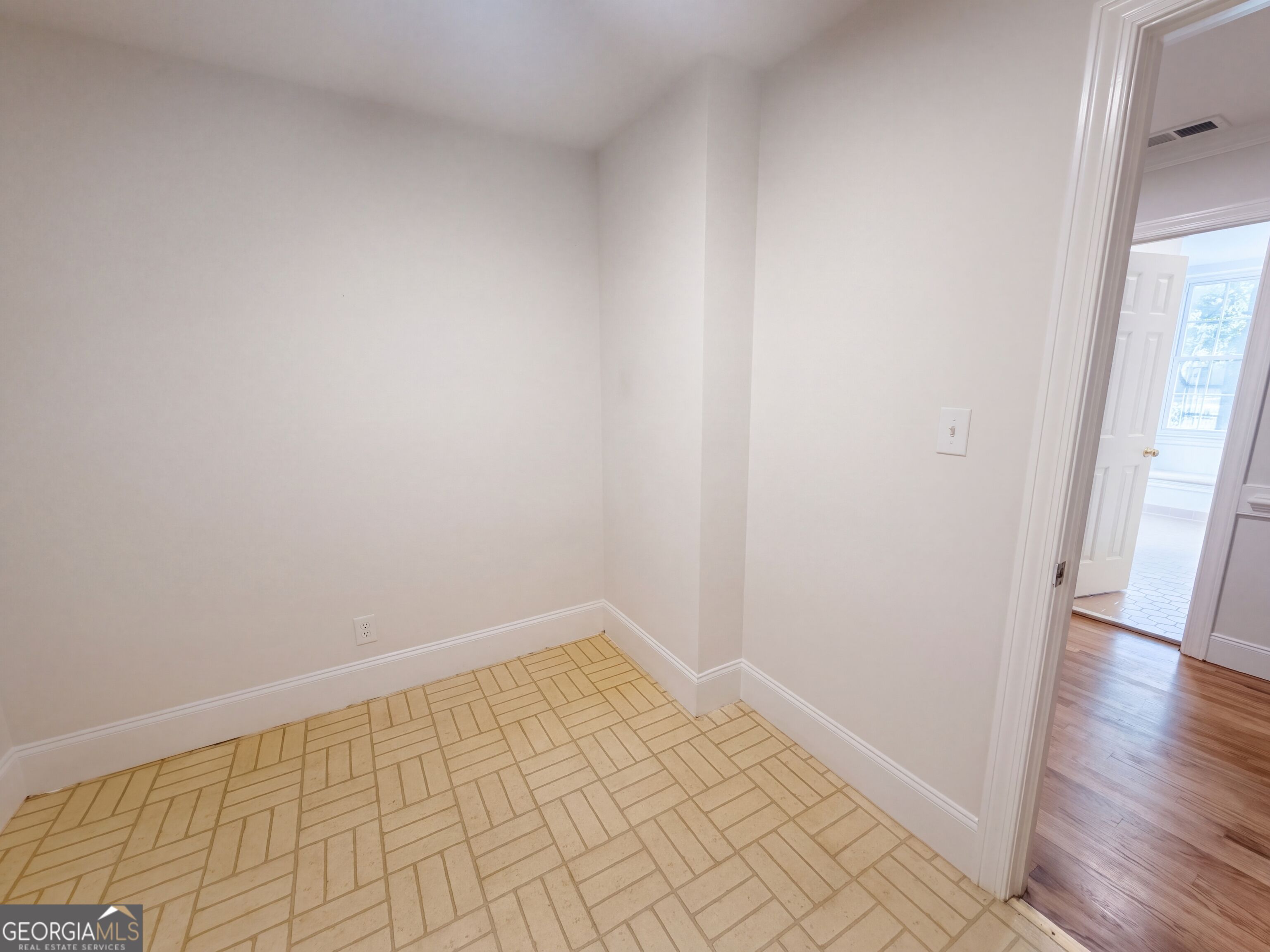 8617 N Shore Drive Property Photo 38