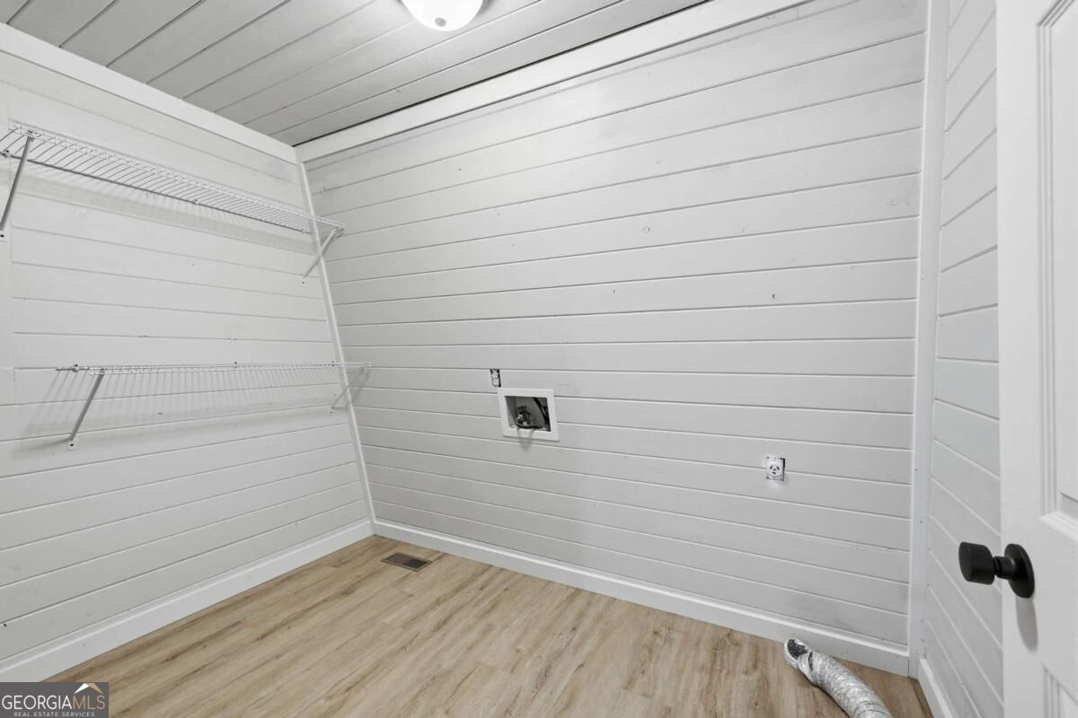 375 Wilbanks Street Property Photo 15