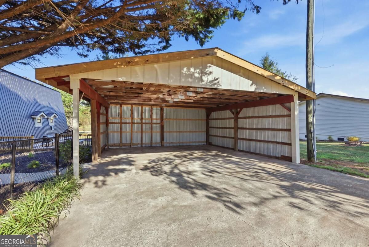 375 Wilbanks Street Property Photo 37