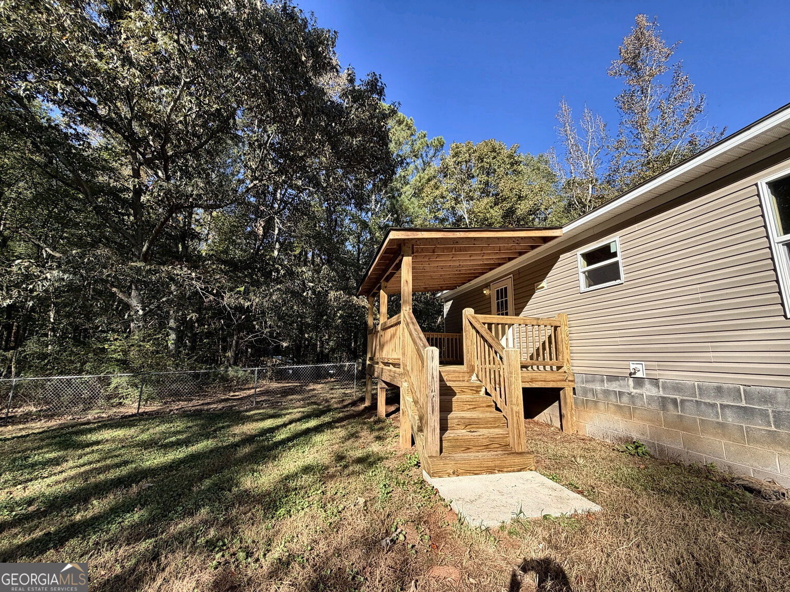 195 Robinson Street Property Photo 12