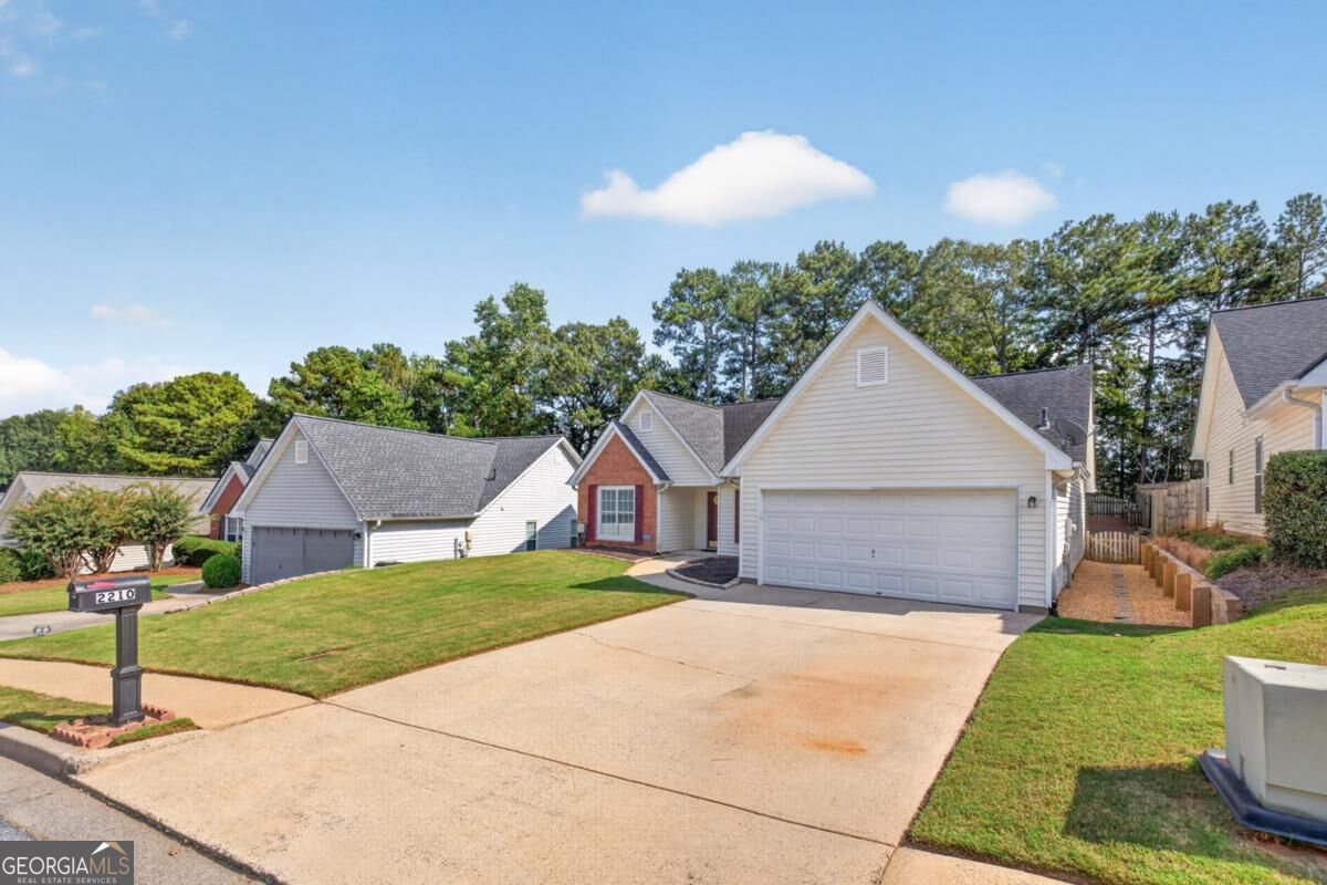 2210 Laurel Pointe Lane Property Photo 3