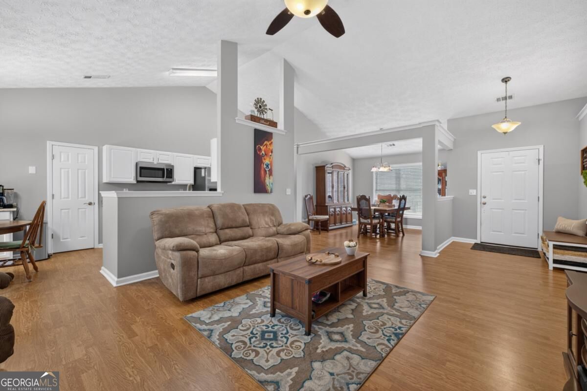 2210 Laurel Pointe Lane Property Photo 12