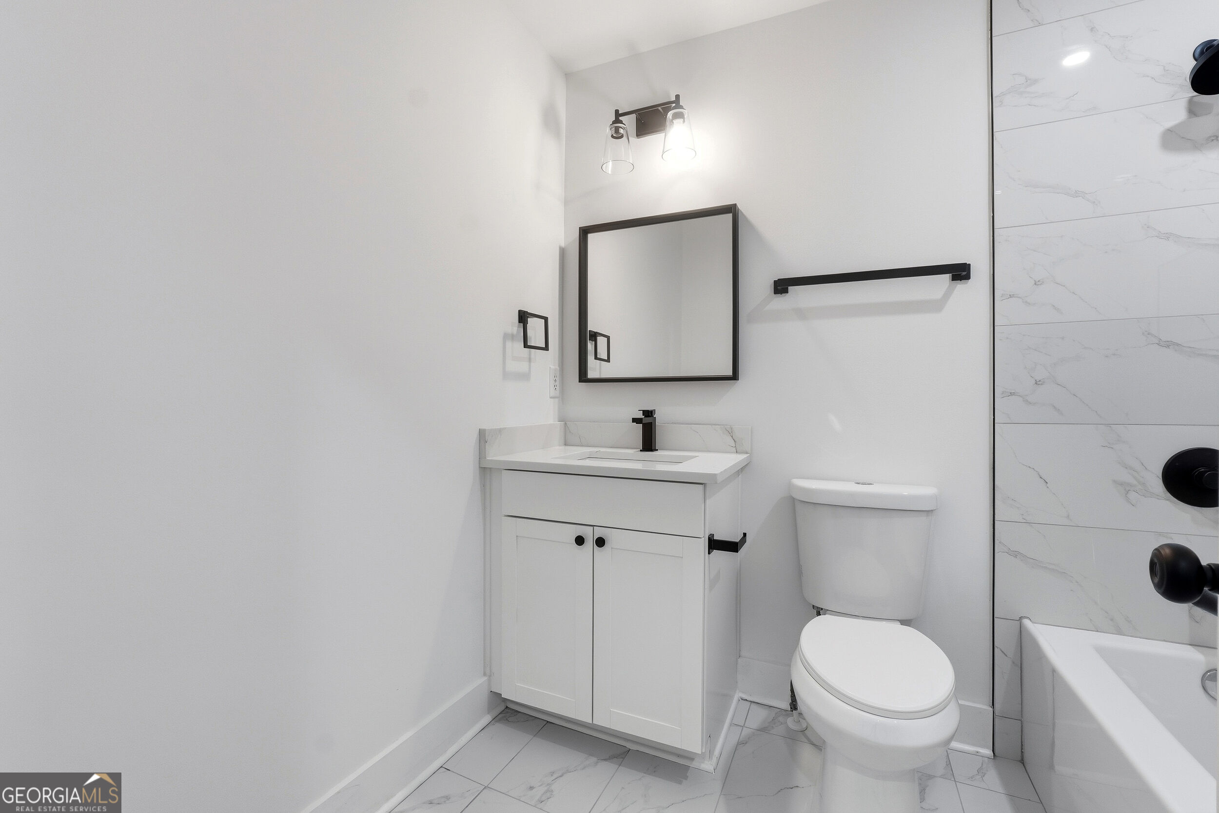 2304 Rugby Lane Property Photo 12