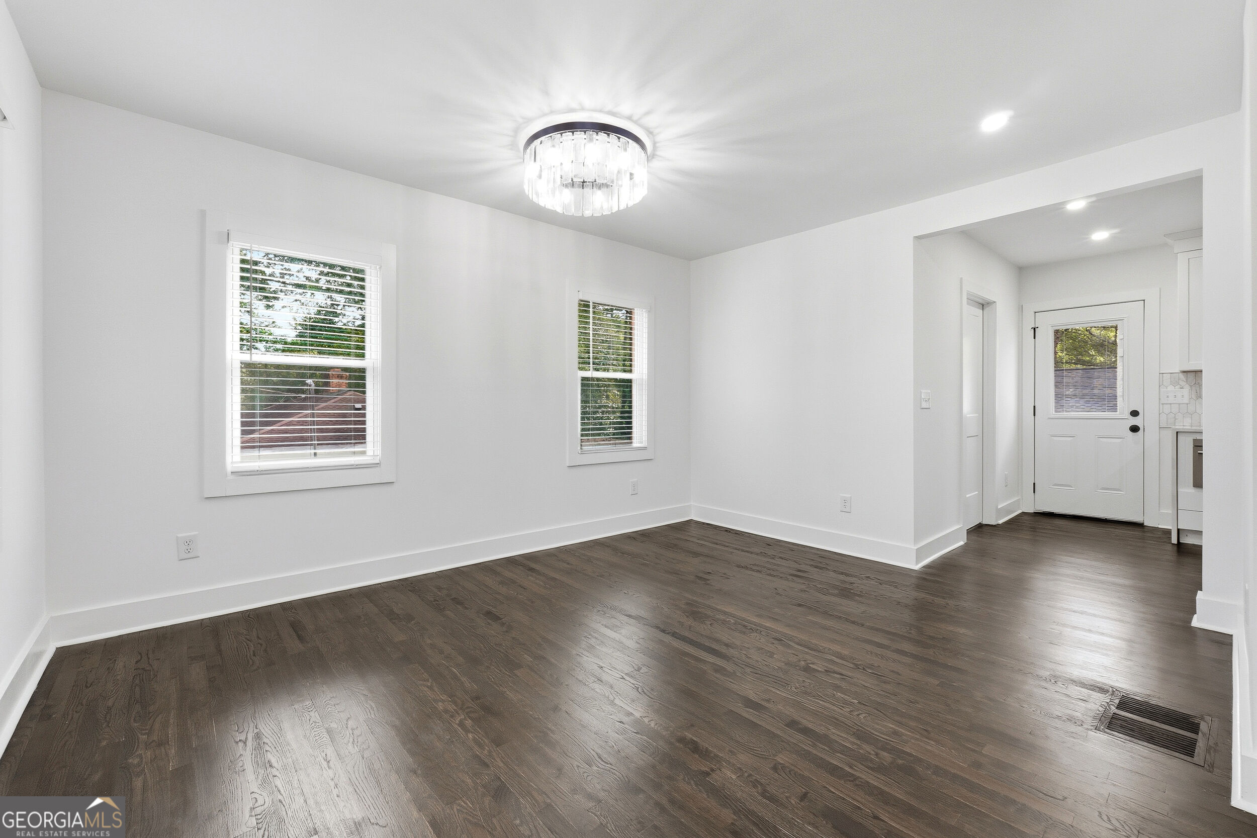 2304 Rugby Lane Property Photo 19
