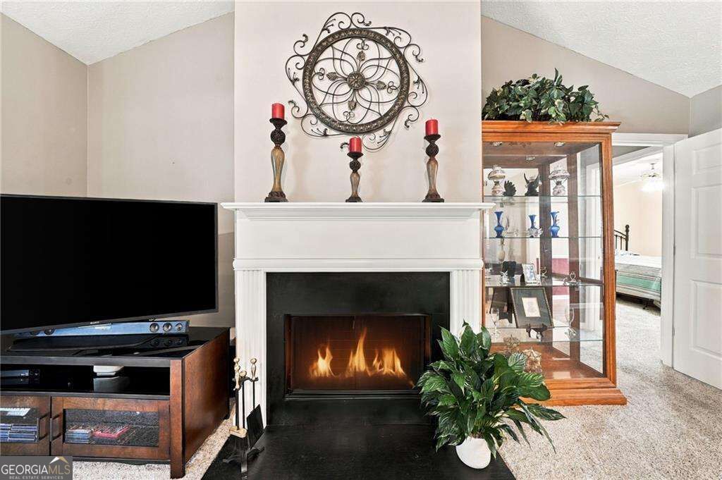 15 Yellowstone Drive Property Photo 4