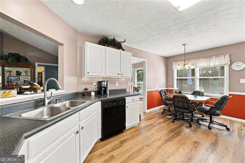15 Yellowstone Drive Property Photo 6