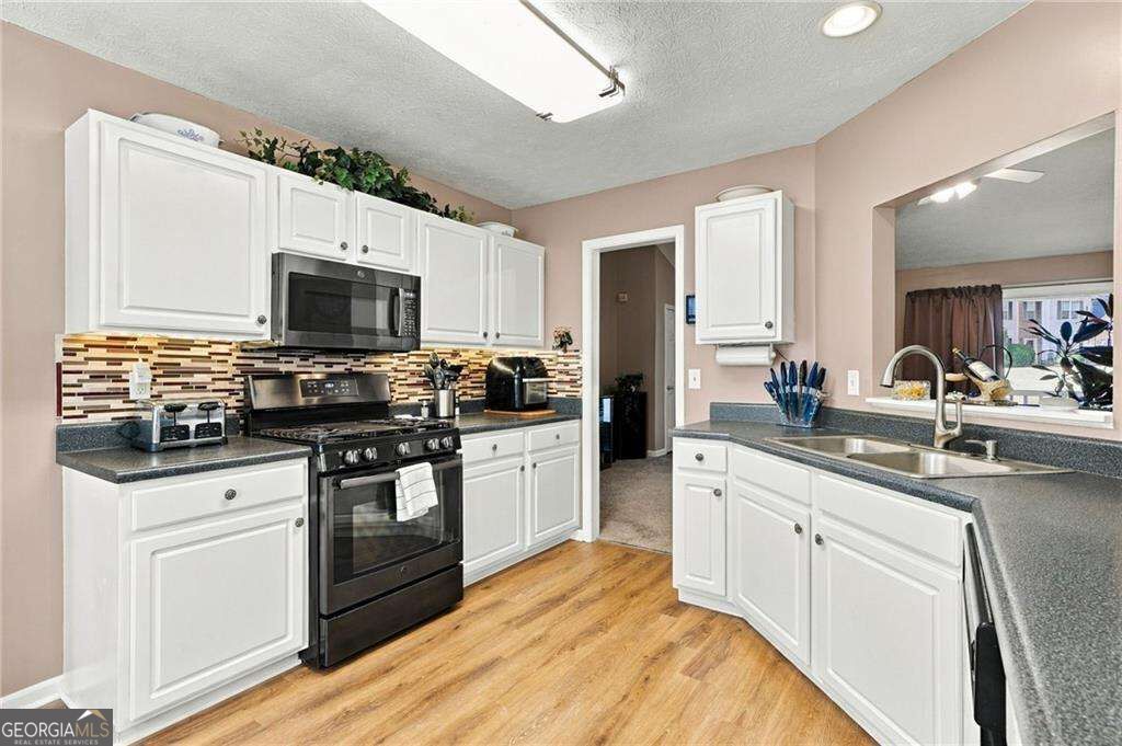 15 Yellowstone Drive Property Photo 8