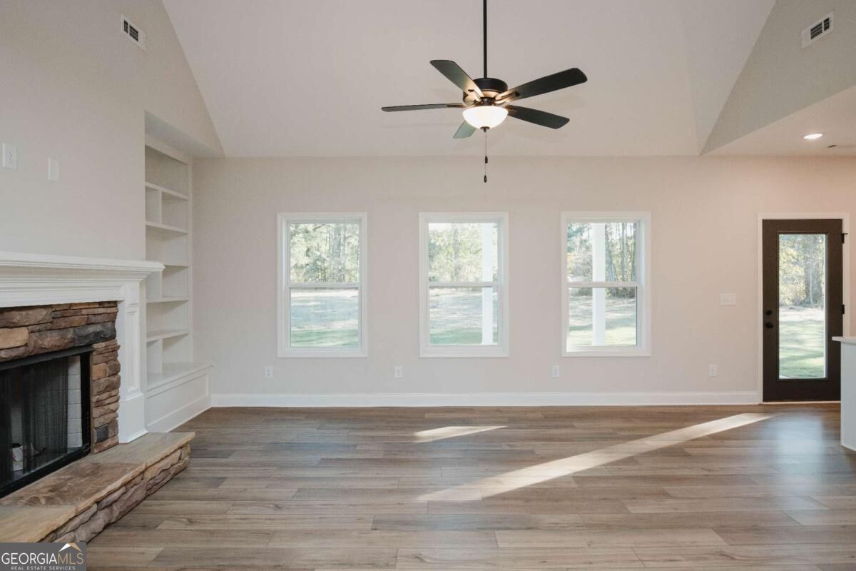 6085 Crowley Drive Property Photo 5