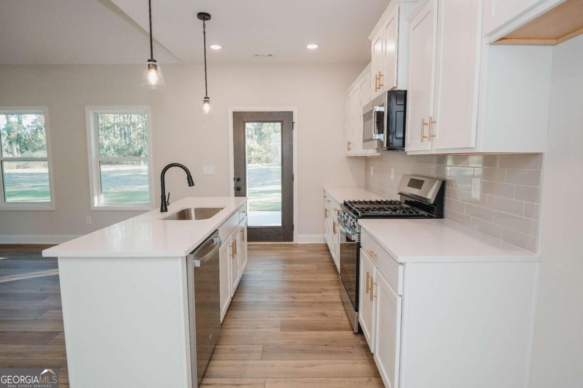 6085 Crowley Drive Property Photo 15