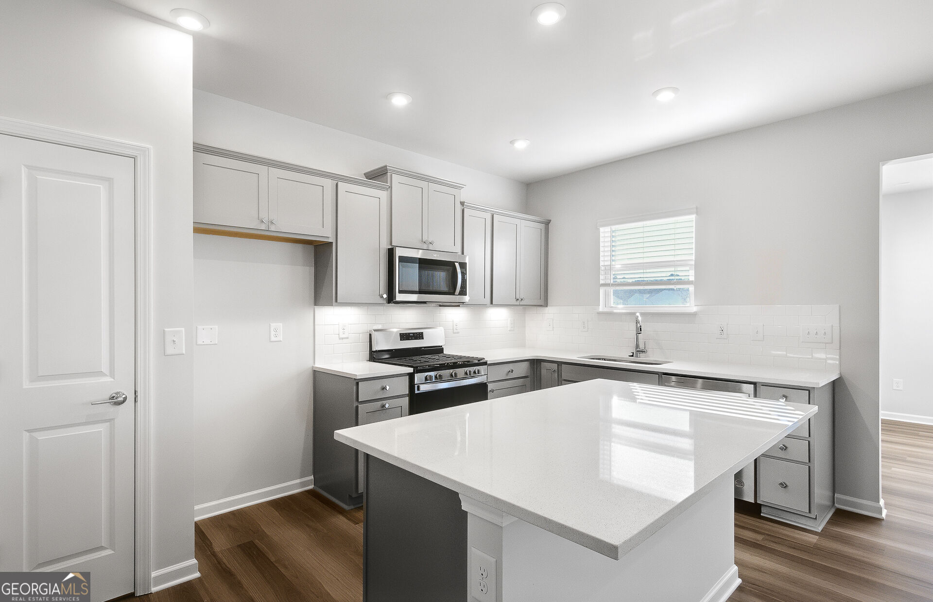 213 Delilah Street Property Photo 12