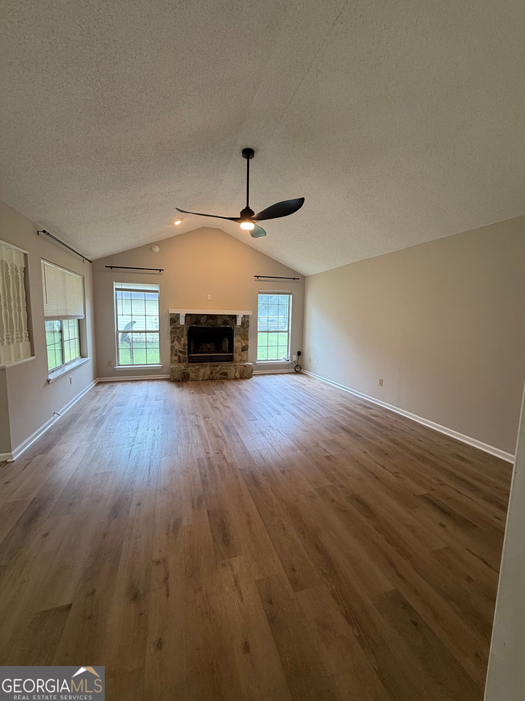 453 Mallard Pointe Drive Property Photo 5