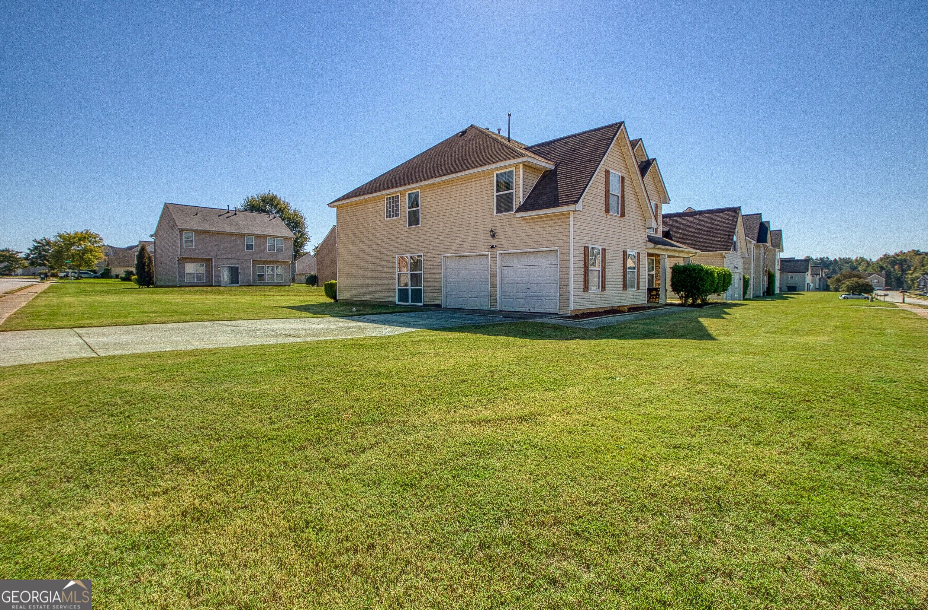 11608 Sarah Loop Property Photo 4