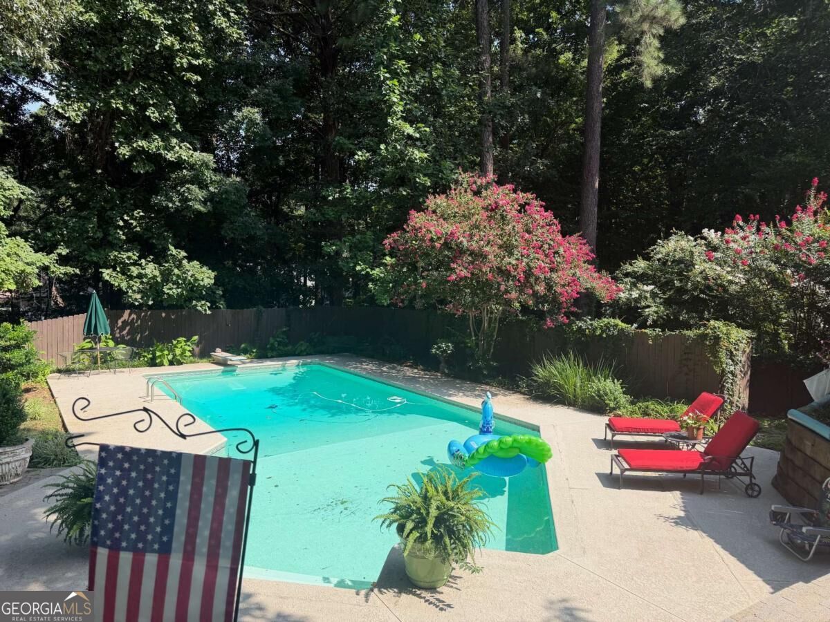 3649 Allenhurst Drive Property Photo 4