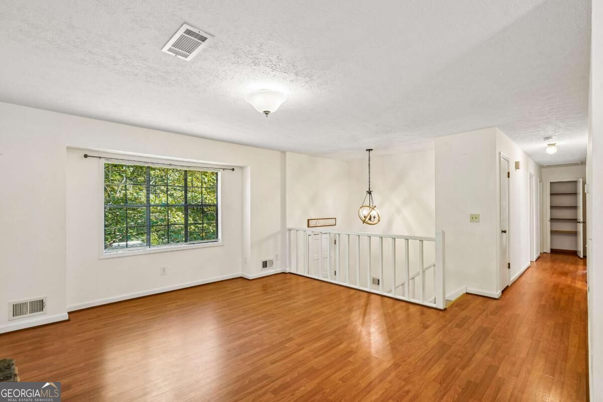 1947 Britt Drive Property Photo 4