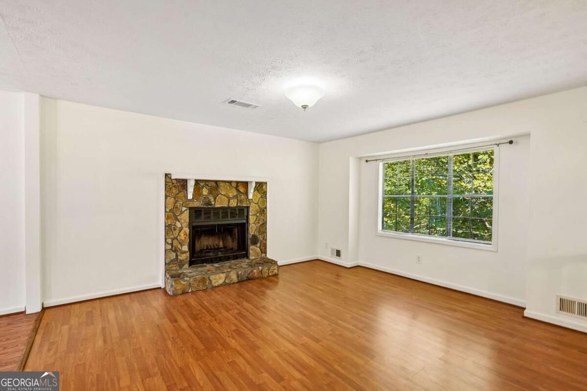 1947 Britt Drive Property Photo 5